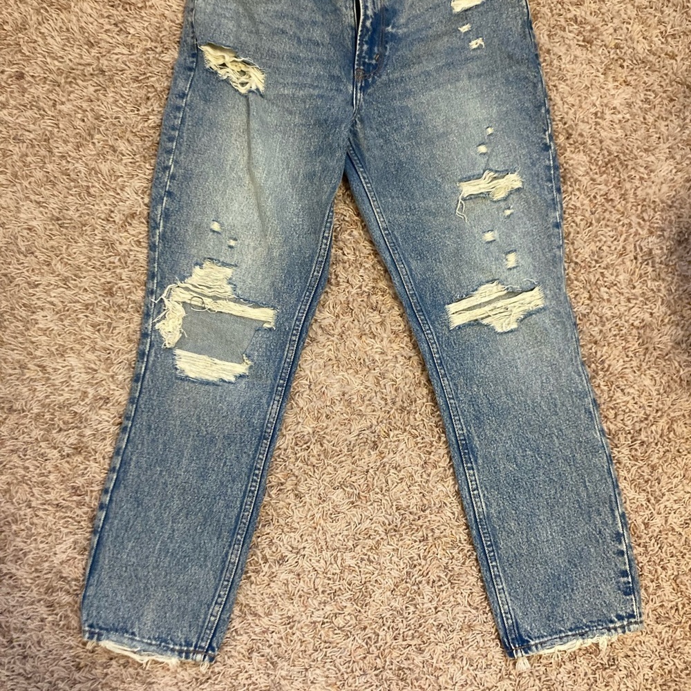 Abercrombie & Fitch High-Rise Distressed Blue Jeans - Picture 7 of 13